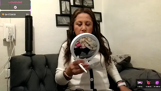 MirandaLatinaLovely online show from March 3, 2026, 5:52 pm