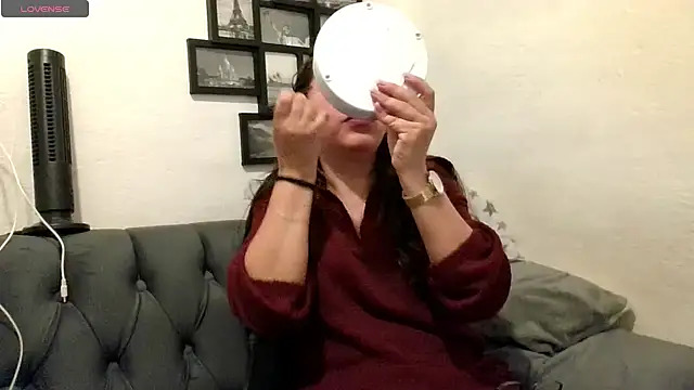 MirandaLatinaLovely online show from June 10, 2026, 5:12 pm