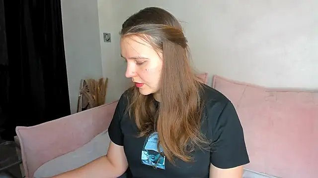 Jenny Jimmy online show from May 4, 2026, 9:27 am