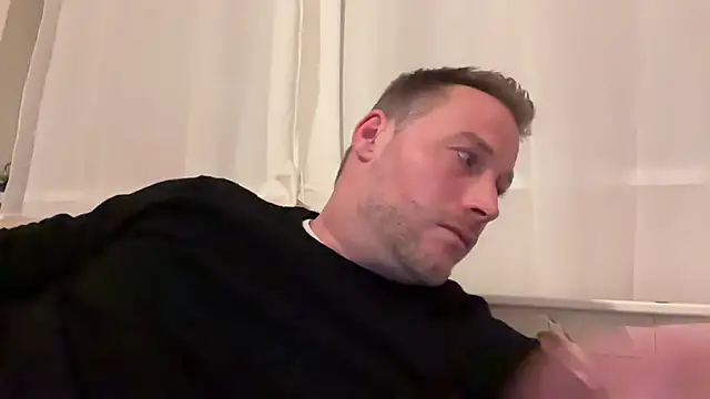 Christian87xxx online show from November 17, 2025, 5:30 pm