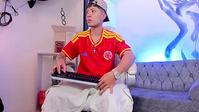 marcuscollins1  online show from June 17, 2026, 1:34 pm