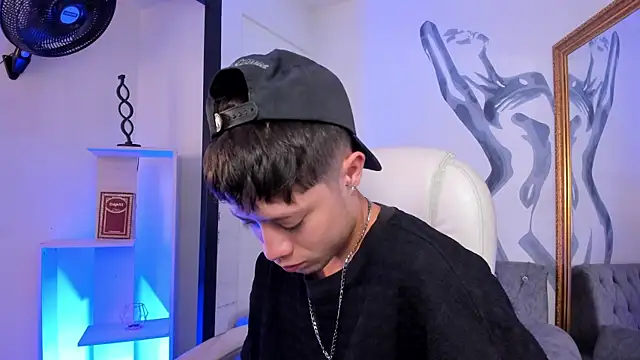 marcuscollins1  online show from June 19, 2026, 1:59 pm