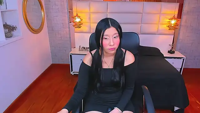 Nohemi louse online show from March 13, 2026, 6:58 pm