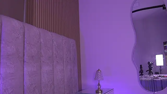 sara lopee1 online show from March 25, 2026, 12:00 pm