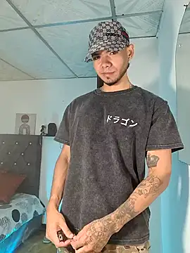 Niick01  online show from November 27, 2025, 9:39 pm