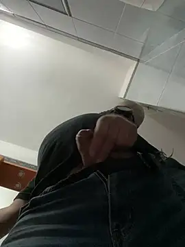 Snapshot of fuocovivo4 chatting on February 8, 2025, 2:38 pm fuocovivo4 online show from February 8, 2025, 2:38 pm