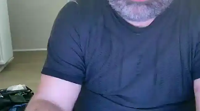 Snapshot of fuocovivo4 chatting on March 13, 2025, 5:28 pm fuocovivo4 online show from March 13, 2025, 5:28 pm