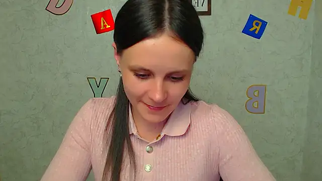 Snapshot of ValeriaHeart_ chatting on March 19, 2025, 4:34 pm ValeriaHeart online show from March 19, 2025, 4:34 pm