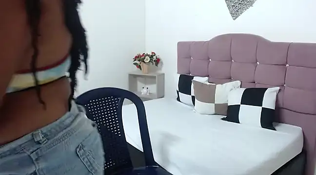 CanelaFierce online show from March 22, 2025, 12:25 pm