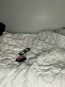 Snapshot of Liyah_19 chatting on February 16, 2026, 10:06 pm Liyah 19 online show from February 16, 2026, 10:06 pm