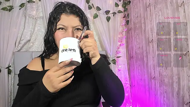 Snapshot of Rachel_new20 chatting on October 20, 2025, 8:53 pm Rachel new20 online show from October 20, 2025, 8:53 pm