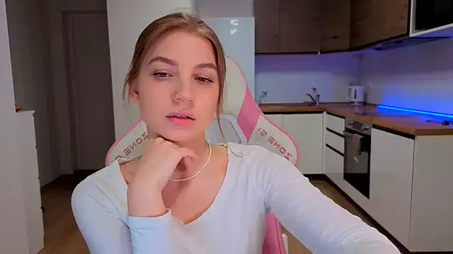 Enjoy everymoment  online show from March 18, 2026, 4:54 pm