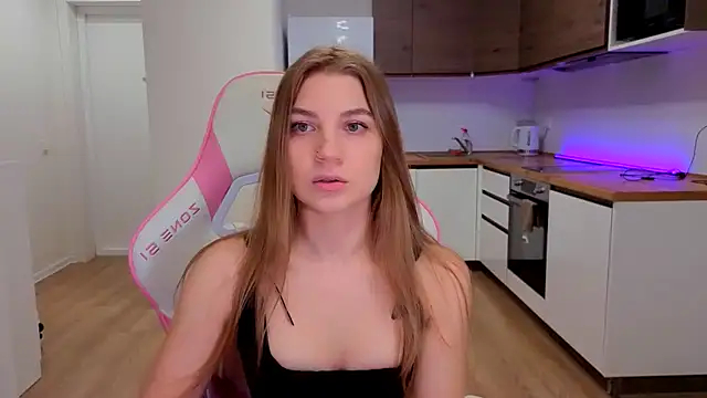 Enjoy everymoment  online show from March 19, 2026, 7:18 pm