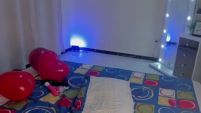 leahaltomm online show from February 14, 2025, 11:20 pm