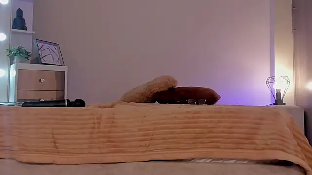 leahaltomm online show from March 9, 2025, 9:36 pm