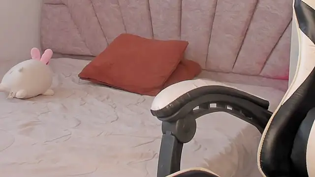 leahaltomm online show from October 15, 2025, 7:47 pm