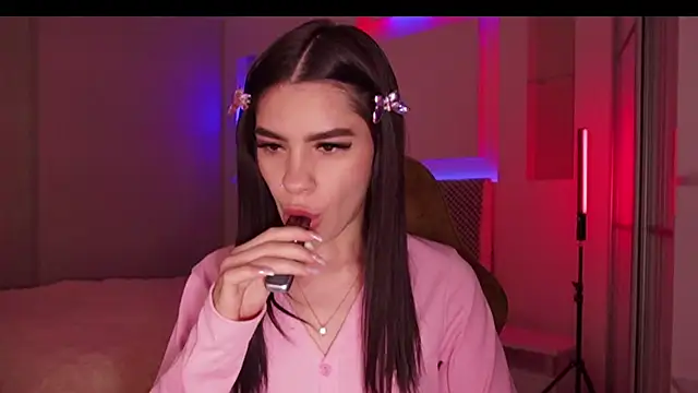 Snapshot of _BbFreya chatting on February 3, 2025, 5:35 pm BbFreya online show from February 3, 2025, 5:35 pm