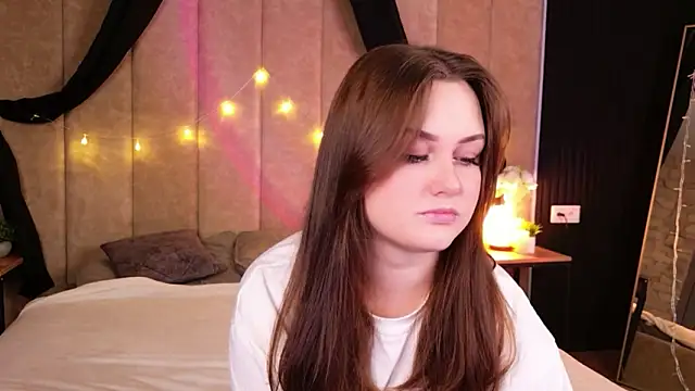 Kendra Parlow online show from November 9, 2025, 8:29 pm