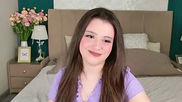 Snapshot of Pauline_Heaven chatting on September 13, 2025, 6:13 am Pauline Heaven online show from September 13, 2025, 6:13 am