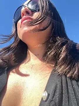 laarti online show from October 2, 2025, 12:45 pm