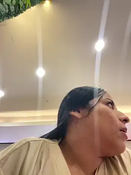 lamaravilla 08 online show from March 5, 2026, 10:50 pm