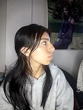 Ariell Kieran online show from October 10, 2025, 4:11 am