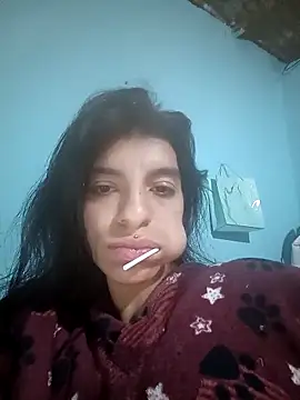 Snapshot of Ariell_Kieran chatting on April 23, 2026, 12:45 am Ariell Kieran online show from April 23, 2026, 12:45 am