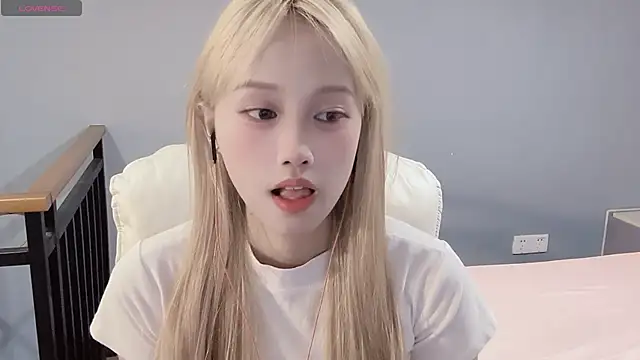 xunian71O online show from October 14, 2025, 9:59 pm