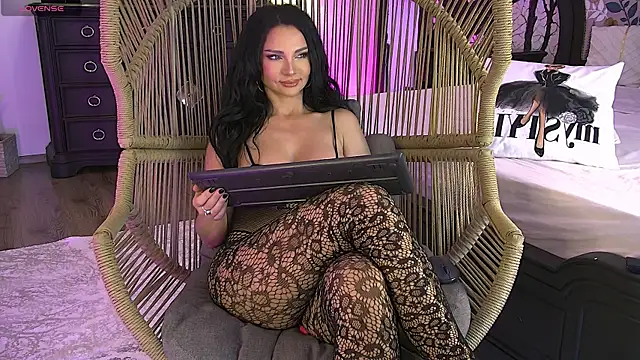 Snapshot of Amber_Luna chatting on March 13, 2025, 12:35 pm Amber Luna online show from March 13, 2025, 12:35 pm