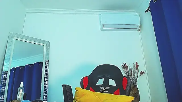 Karla Dior7 online show from February 21, 2025, 12:50 pm