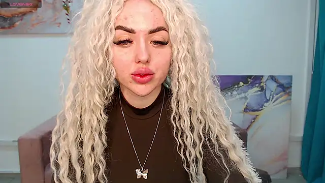 Snapshot of MissisCaty chatting on February 13, 2025, 4:11 am MissisCaty online show from February 13, 2025, 4:11 am