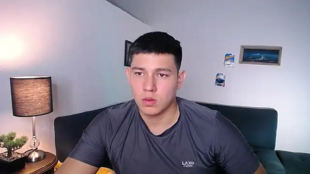 JamesCr  online show from February 17, 2026, 1:35 am