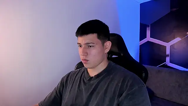 JamesCr  online show from February 21, 2026, 3:29 am