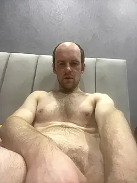 LynnAhNight online show from January 9, 2026, 1:47 pm