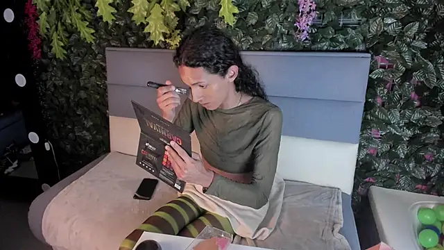 Snapshot of cassidy_blossom chatting on March 16, 2025, 2:53 am cassidy blossom online show from March 16, 2025, 2:53 am