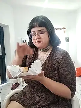 xomimuka online show from March 21, 2025, 7:02 pm