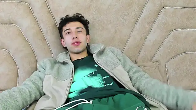 Snapshot of erickblaze_wm chatting on February 12, 2025, 12:33 pm erickblaze wm online show from February 12, 2025, 12:33 pm