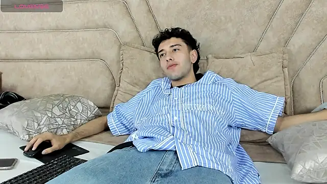 Snapshot of erickblaze_wm chatting on March 5, 2025, 1:28 pm erickblaze wm online show from March 5, 2025, 1:28 pm