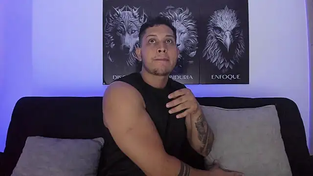 Snapshot of JohanSmith chatting on October 28, 2025, 2:04 am JohanSmith online show from October 28, 2025, 2:04 am