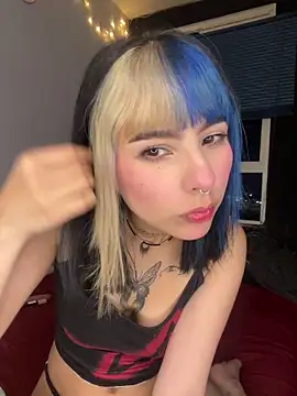 Snapshot of mavimist__ chatting on September 10, 2025, 12:10 am mavimist online show from September 10, 2025, 12:10 am