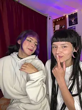 Snapshot of mavimist__ chatting on March 7, 2026, 1:46 am mavimist online show from March 7, 2026, 1:46 am