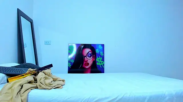 andrea cherryy online show from September 19, 2025, 2:07 pm