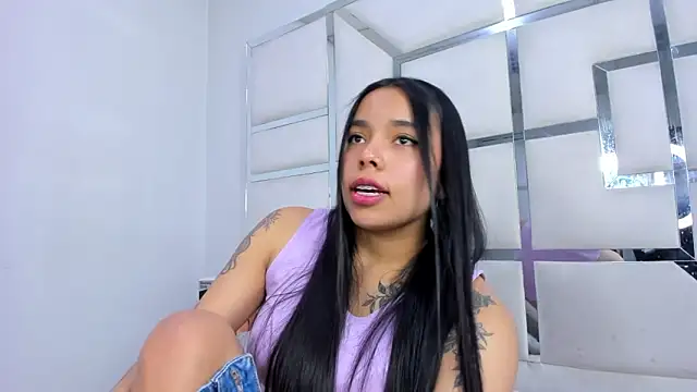 Snapshot of ZoeWan69 chatting on November 2, 2025, 12:40 pm ZoeWan69 online show from November 2, 2025, 12:40 pm