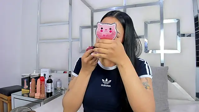 Snapshot of ZoeWan69 chatting on November 11, 2025, 11:32 am ZoeWan69 online show from November 11, 2025, 11:32 am