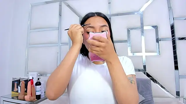 Snapshot of ZoeWan69 chatting on November 19, 2025, 11:32 am ZoeWan69 online show from November 19, 2025, 11:32 am