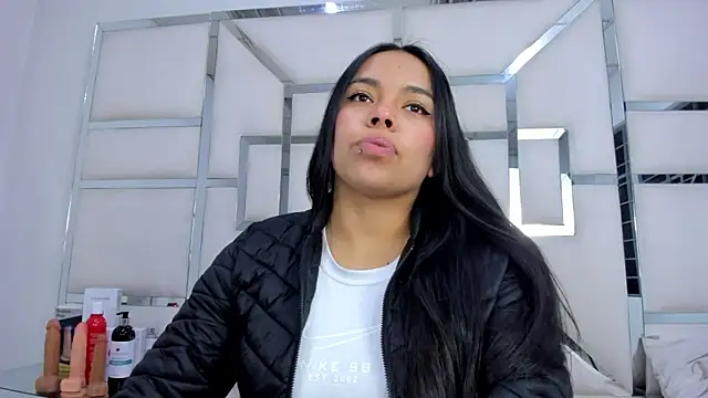 Snapshot of ZoeWan69 chatting on December 3, 2025, 11:30 am ZoeWan69 online show from December 3, 2025, 11:30 am