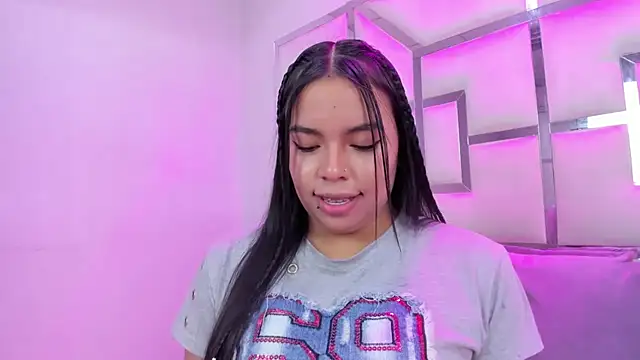 Snapshot of ZoeWan69 chatting on April 11, 2026, 1:48 pm ZoeWan69 online show from April 11, 2026, 1:48 pm