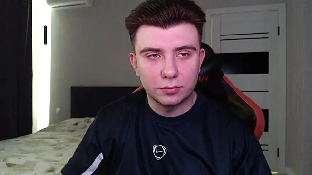 honey furry online show from March 12, 2026, 6:19 am