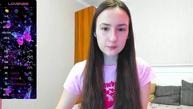 Cute  Nana online show from June 6, 2026, 1:43 am