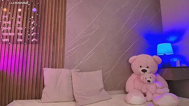 ariana jhonson1 online show from March 21, 2026, 12:32 pm